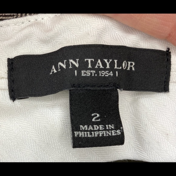 Ann Taylor Size 2 Lined Brown Pant - Picture 3 of 4